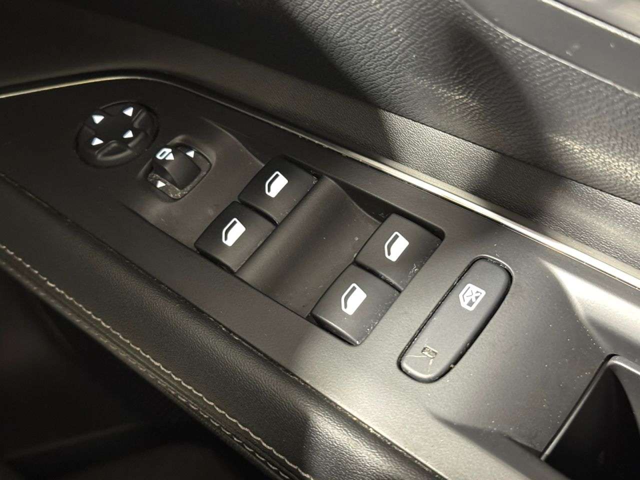 2020 PEUGEOT 3008 2020 PEUGEOT 3008