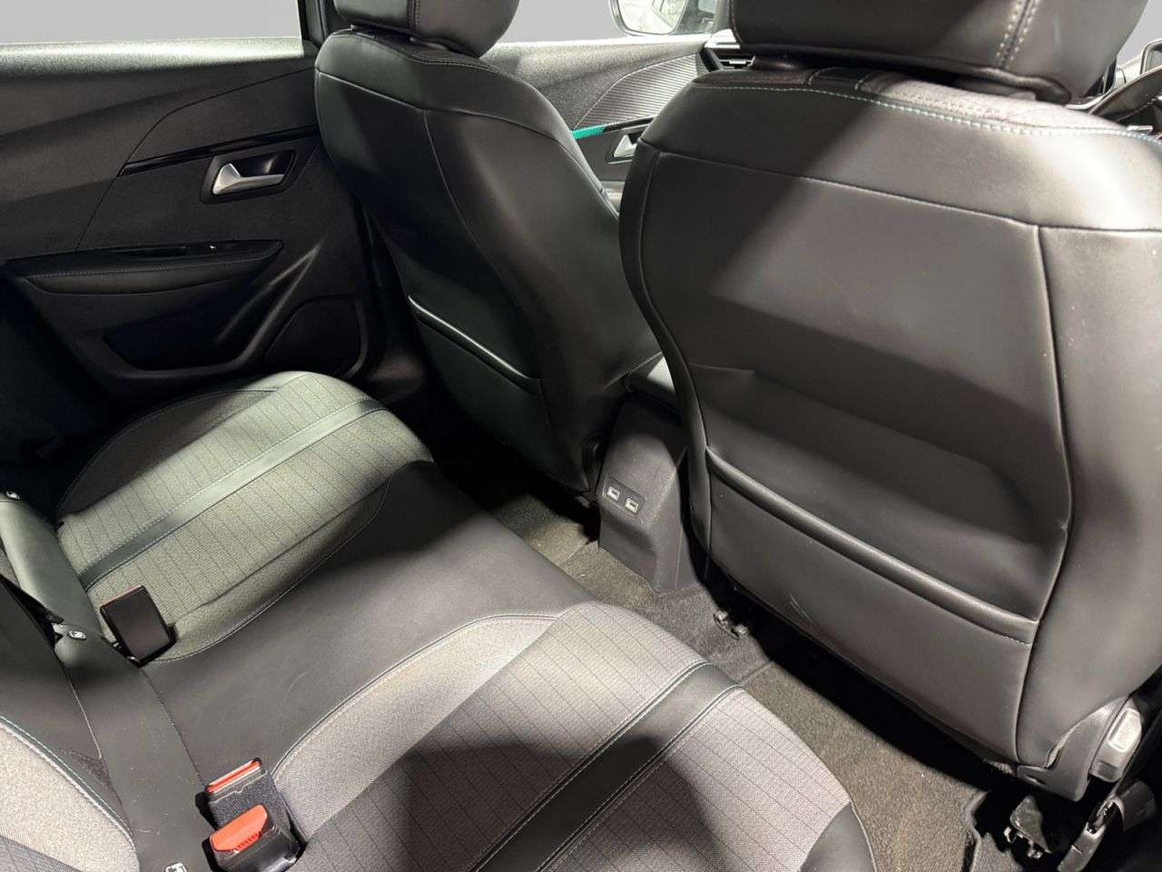 2021 PEUGEOT 208 2021 PEUGEOT 208