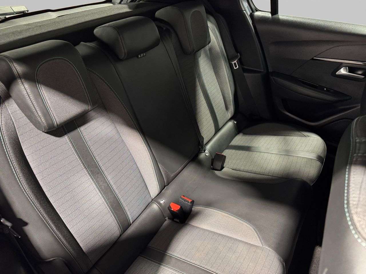 2021 PEUGEOT 208 2021 PEUGEOT 208