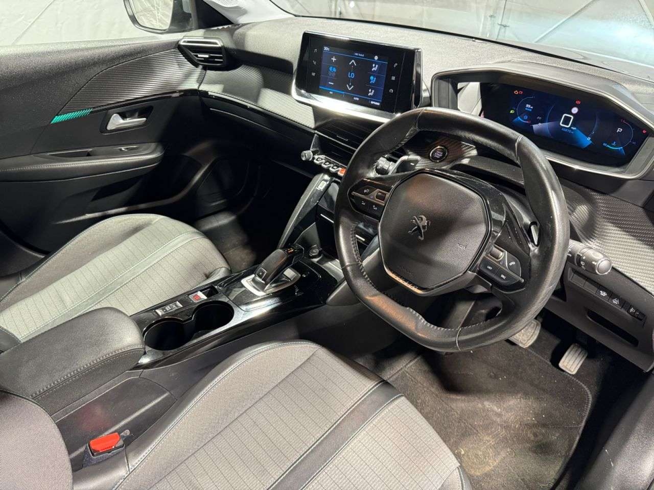 2021 PEUGEOT 208 2021 PEUGEOT 208