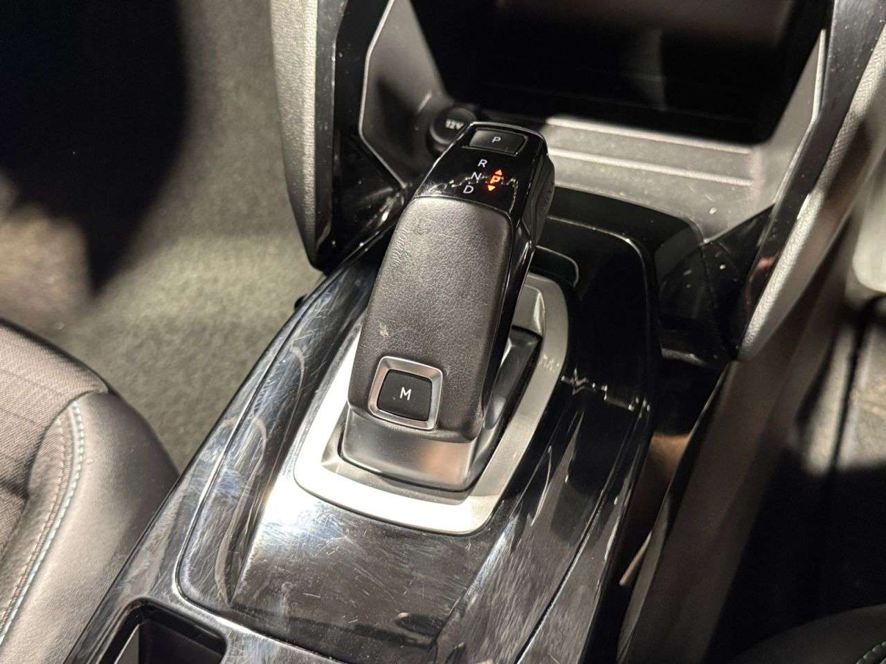 2021 PEUGEOT 208 2021 PEUGEOT 208