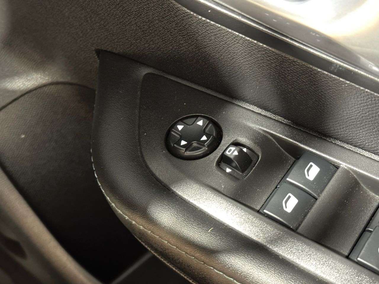 2021 PEUGEOT 208 2021 PEUGEOT 208