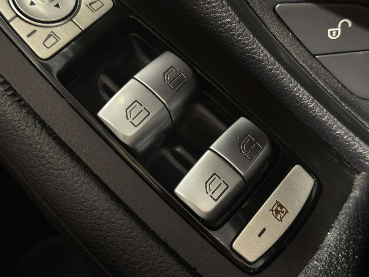 2018 MERCEDES-BENZ C-CLASS 2018 MERCEDES-BENZ C-CLASS