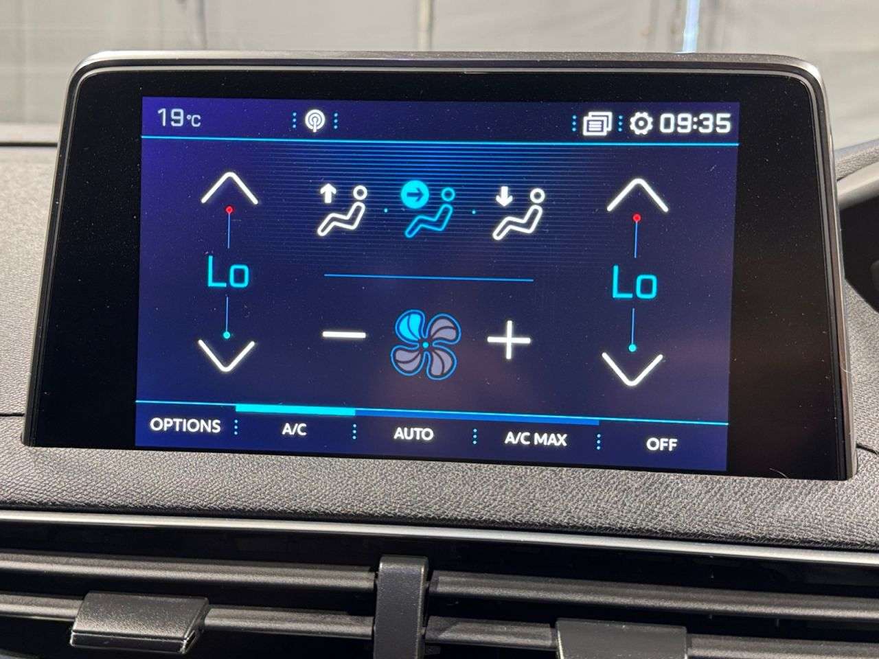 2017 PEUGEOT 3008 2017 PEUGEOT 3008