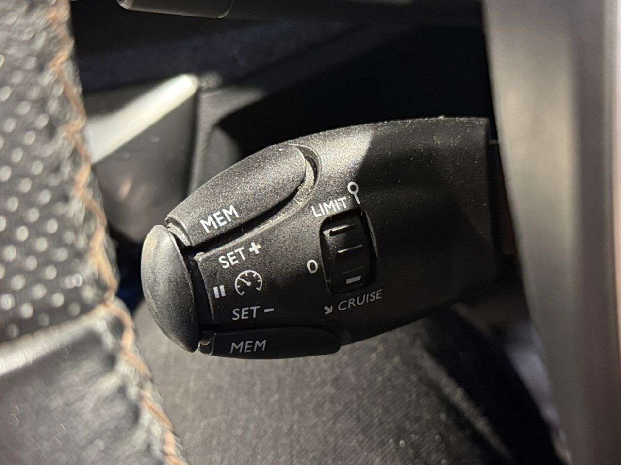 2017 PEUGEOT 3008 2017 PEUGEOT 3008