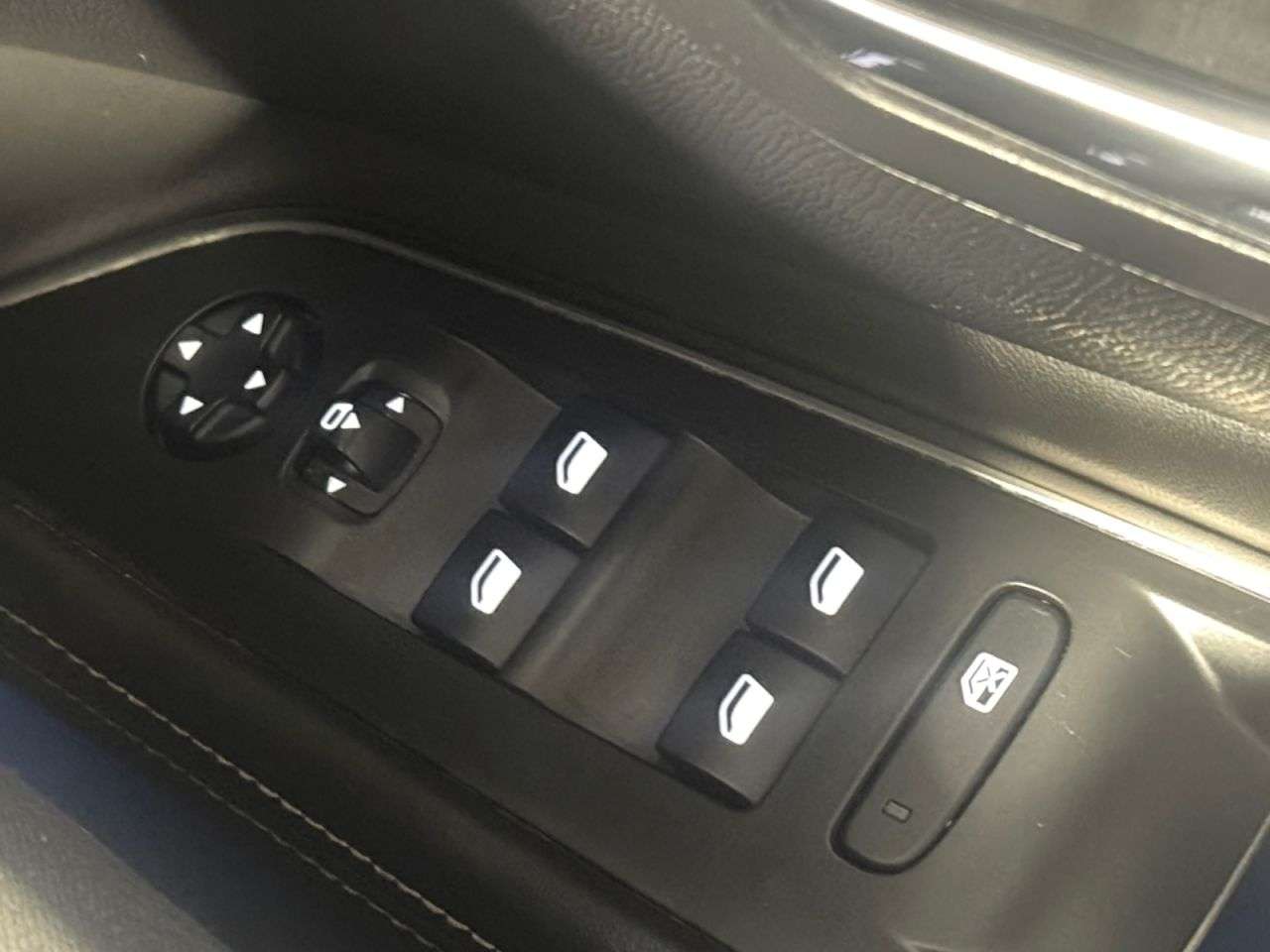 2017 PEUGEOT 3008 2017 PEUGEOT 3008