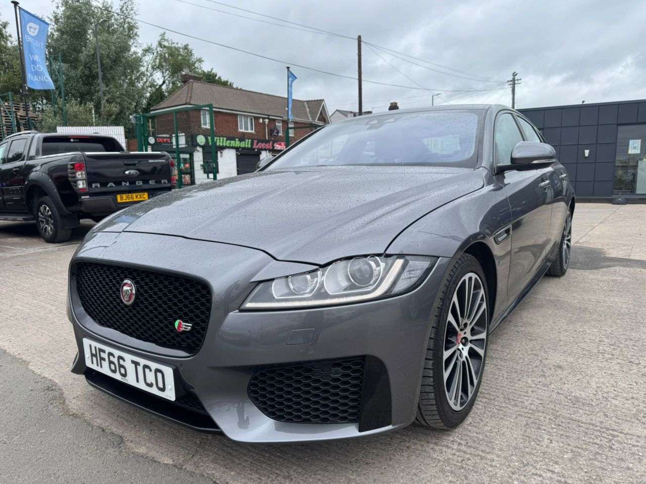A 2016 JAGUAR XF 3.0d V6 S Saloon 4dr Diesel Auto Euro 6 (s/s) (300 ps) (Rates starting as l A 2016 JAGUAR XF 3.0d V6 S Saloon 4dr Diesel Auto Euro 6 (s/s) (300 ps) (Rates starting as l