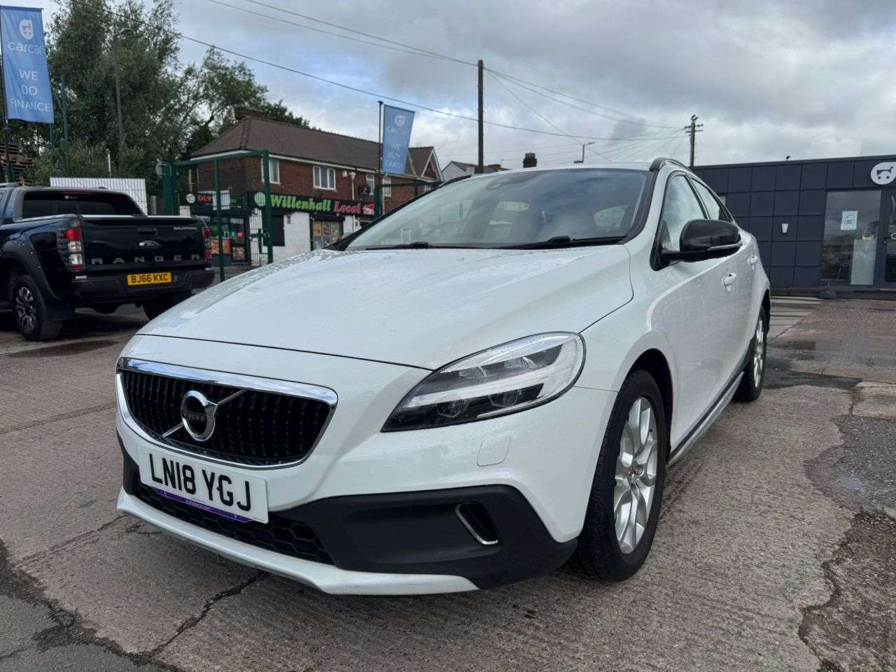 A 2018 VOLVO V40 CROSS COUNTRY 1.5 T3 Pro Hatchback 5dr Petrol Auto Euro 6 (s/s) (152 ps) (Rates starting A 2018 VOLVO V40 CROSS COUNTRY 1.5 T3 Pro Hatchback 5dr Petrol Auto Euro 6 (s/s) (152 ps) (Rates starting