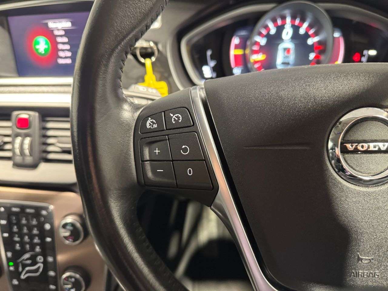 2018 VOLVO V40 CROSS COUNTRY 2018 VOLVO V40 CROSS COUNTRY