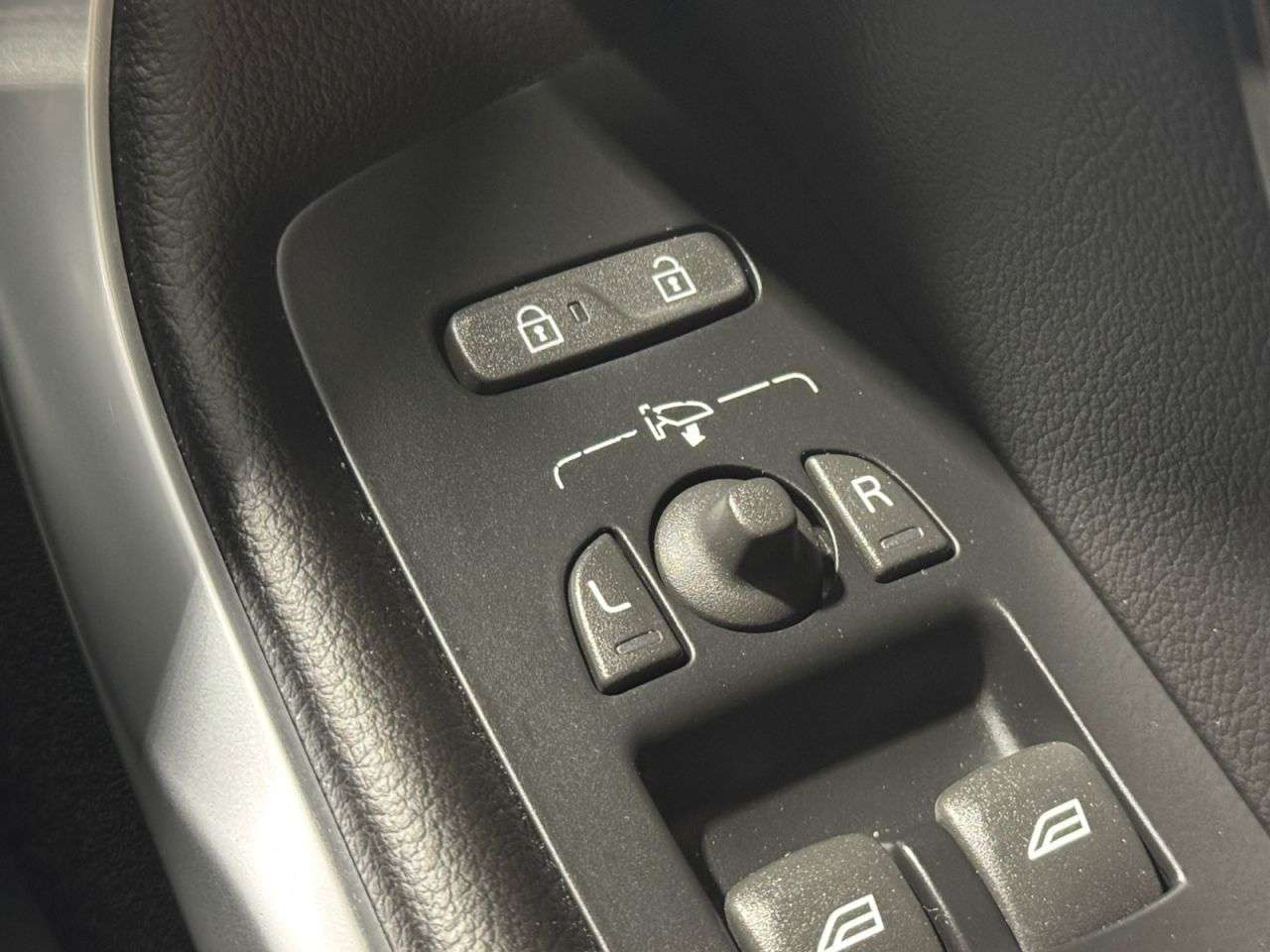 2018 VOLVO V40 CROSS COUNTRY 2018 VOLVO V40 CROSS COUNTRY