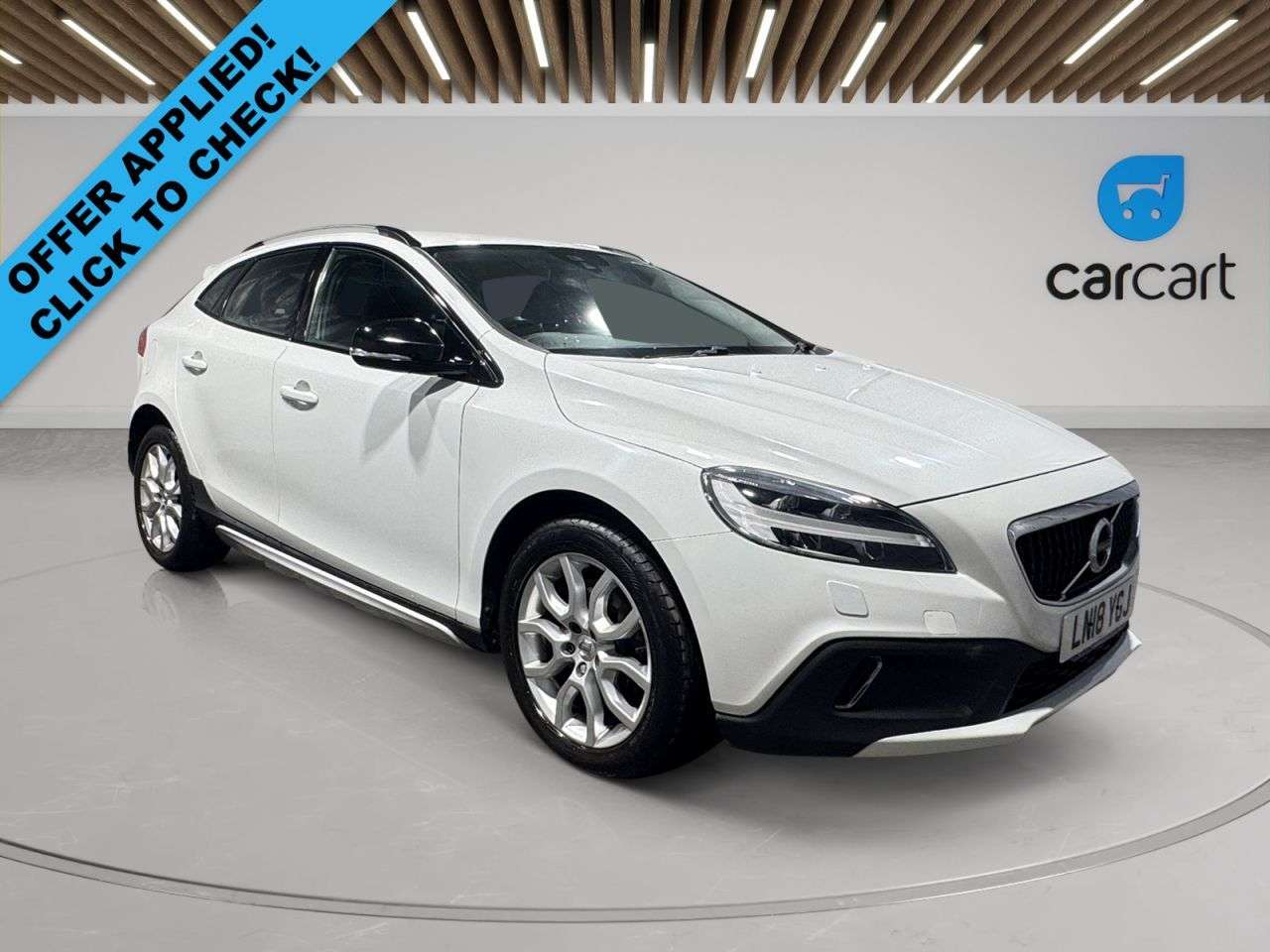 A 2018 VOLVO V40 CROSS COUNTRY 1.5 T3 Pro Hatchback 5dr Petrol Auto Euro 6 (s/s) (152 ps) (Rates starting A 2018 VOLVO V40 CROSS COUNTRY 1.5 T3 Pro Hatchback 5dr Petrol Auto Euro 6 (s/s) (152 ps) (Rates starting
