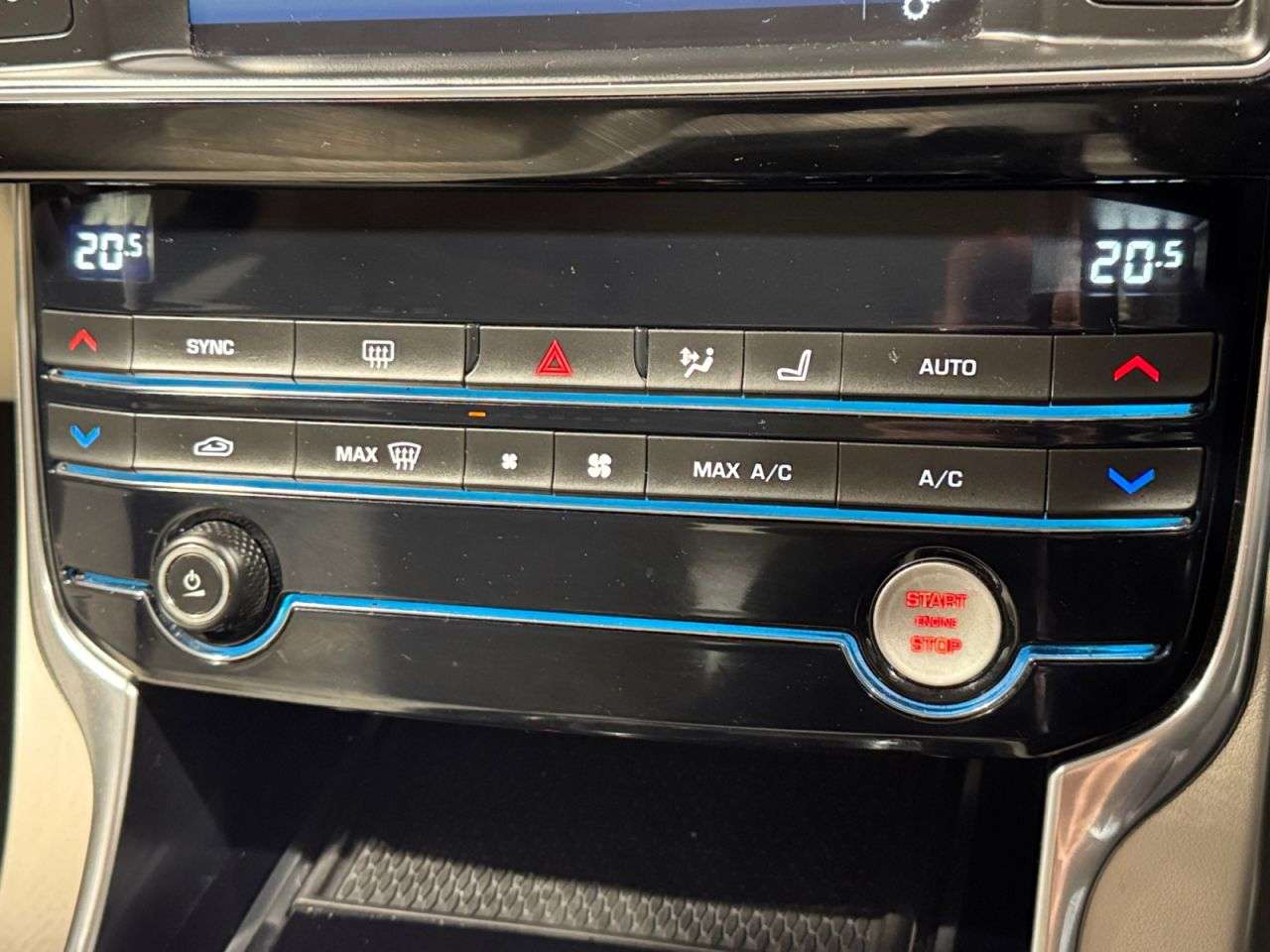 2018 JAGUAR XE 2018 JAGUAR XE