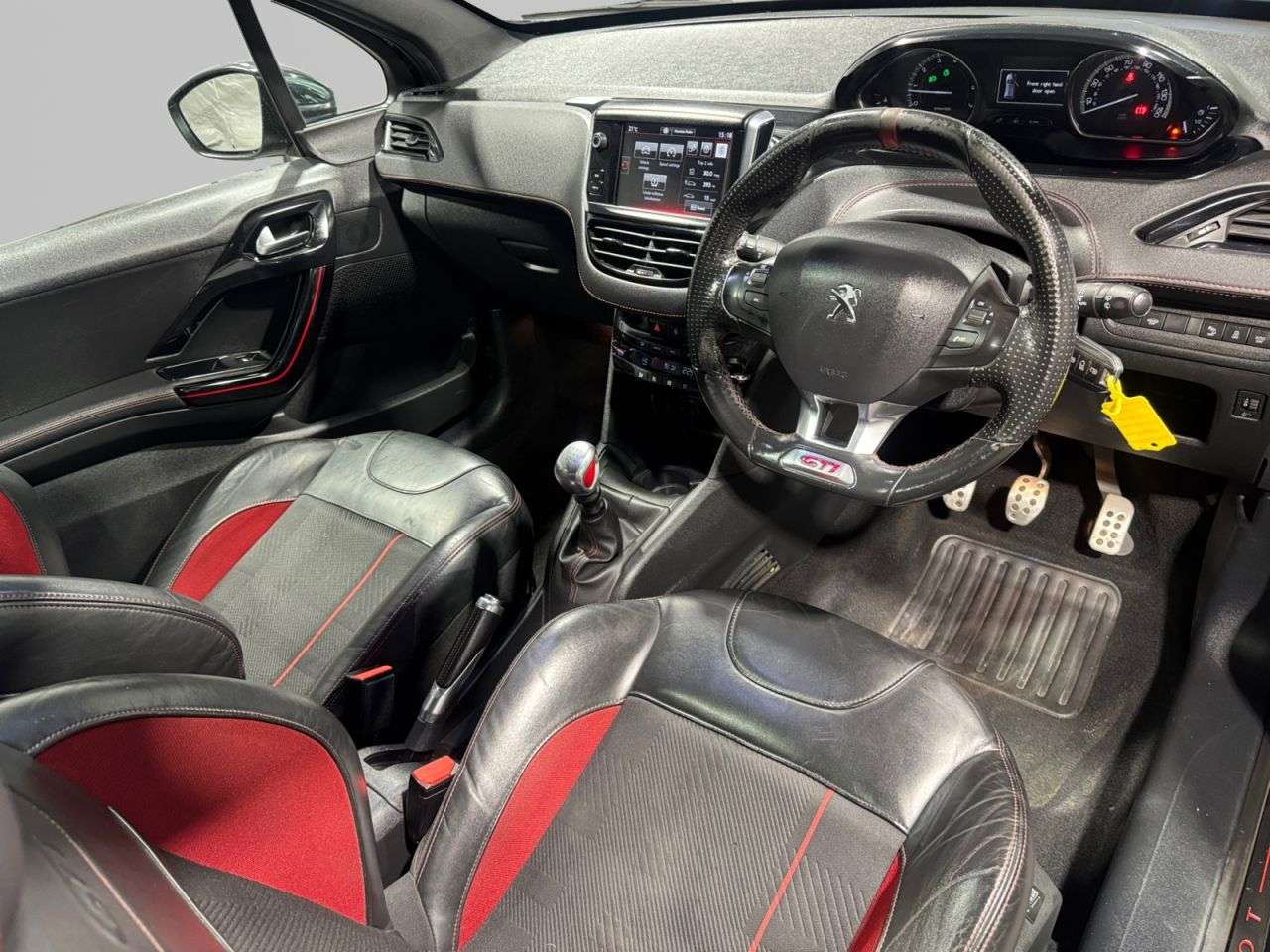 2015 PEUGEOT 208 2015 PEUGEOT 208