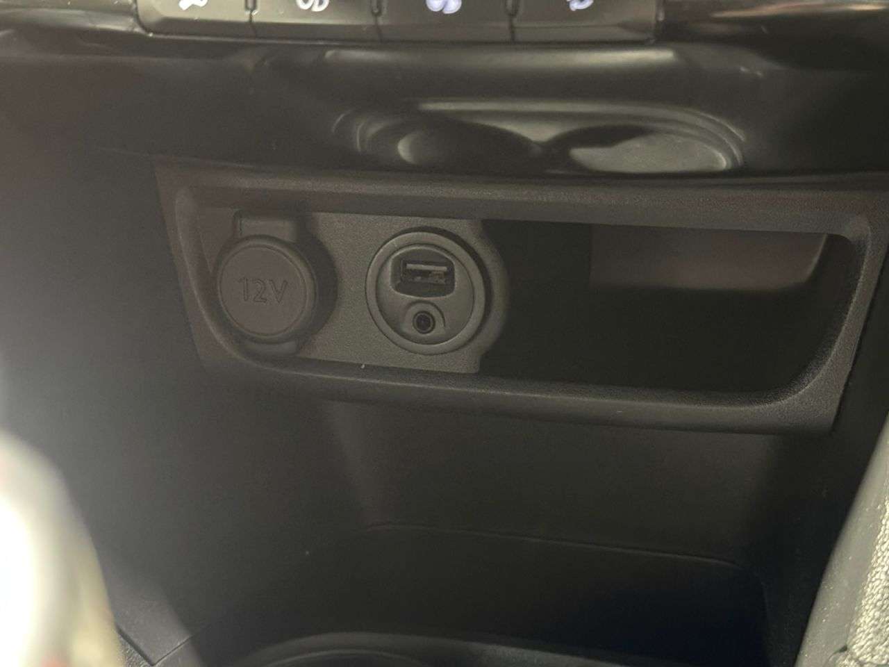 2015 PEUGEOT 208 2015 PEUGEOT 208