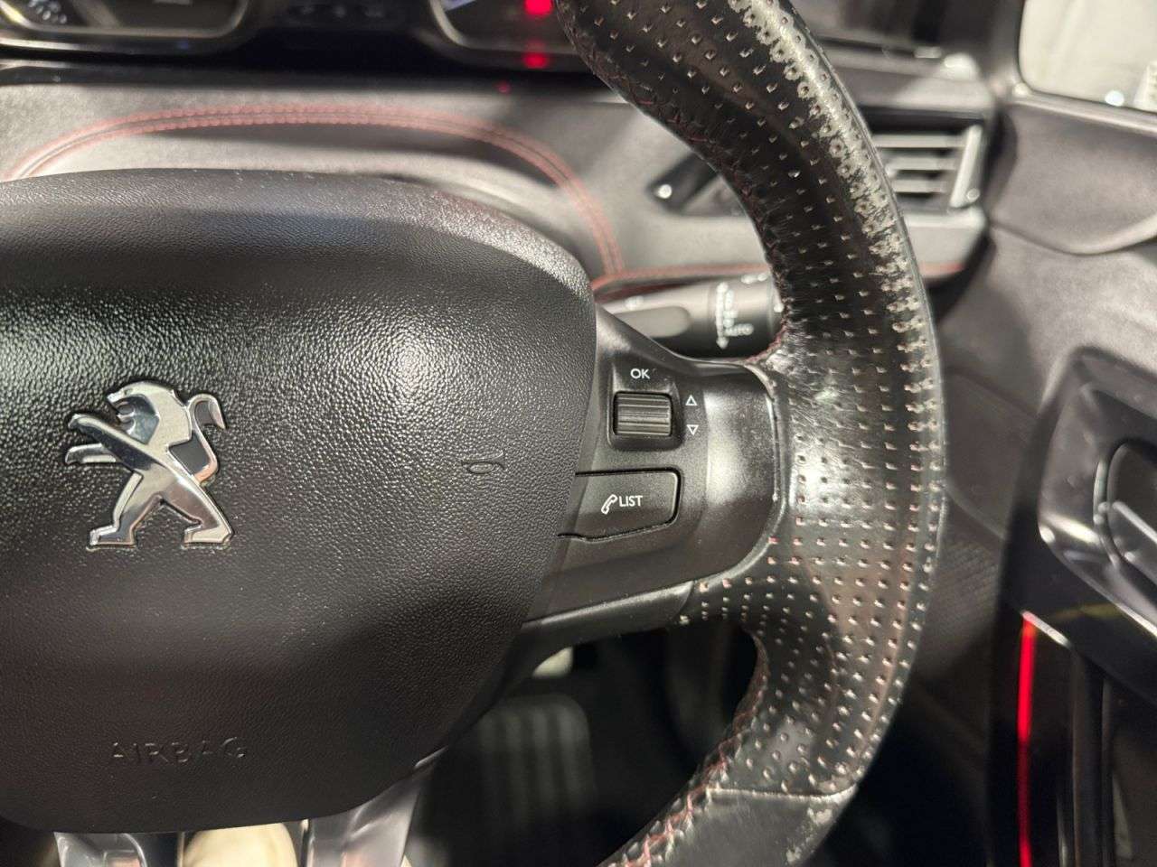 2015 PEUGEOT 208 2015 PEUGEOT 208