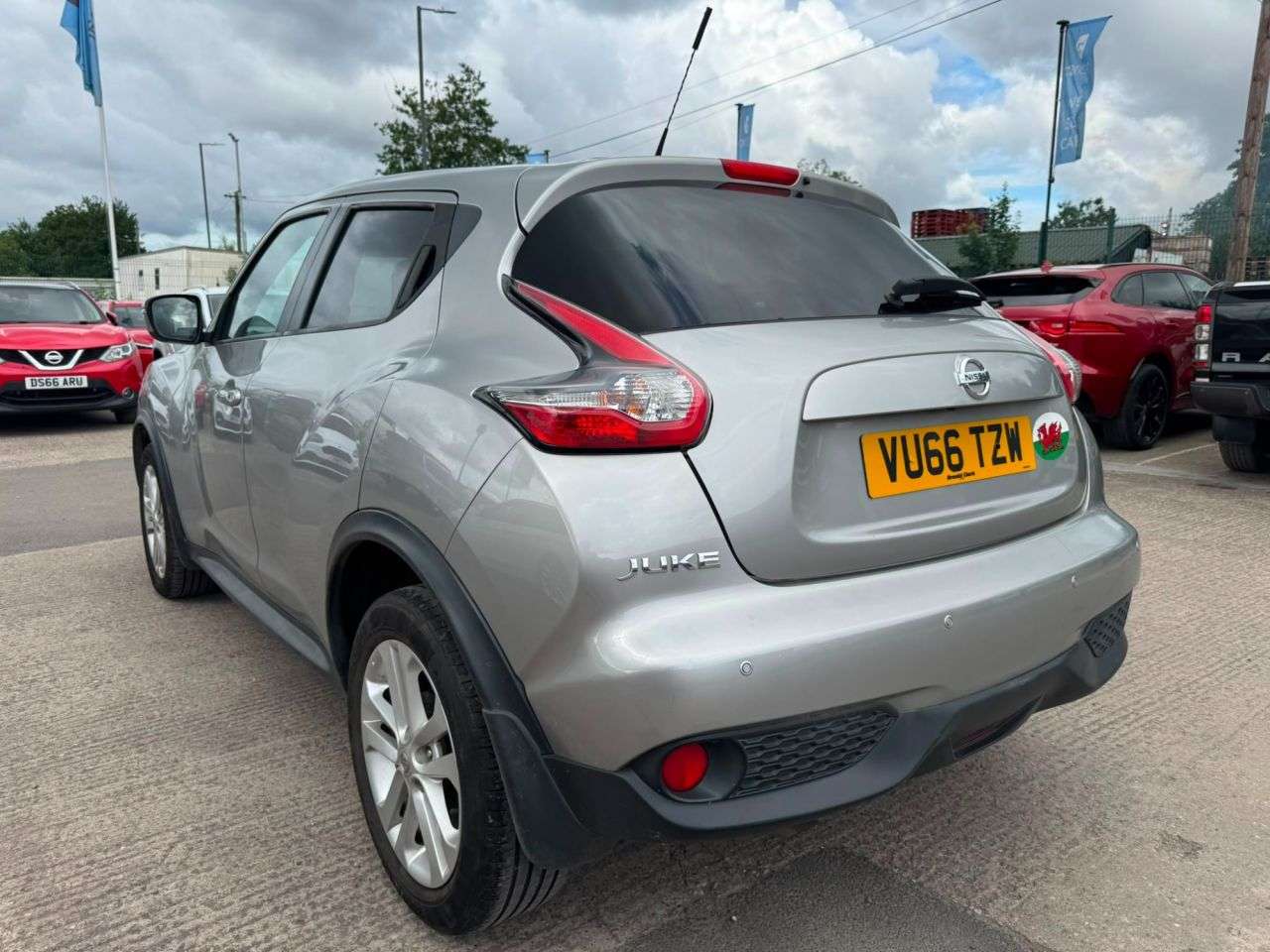 A 2016 NISSAN JUKE 1.5 dCi N-Connecta SUV 5dr Diesel Manual Euro 6 (s/s) (110 ps) (Rates start A 2016 NISSAN JUKE 1.5 dCi N-Connecta SUV 5dr Diesel Manual Euro 6 (s/s) (110 ps) (Rates start