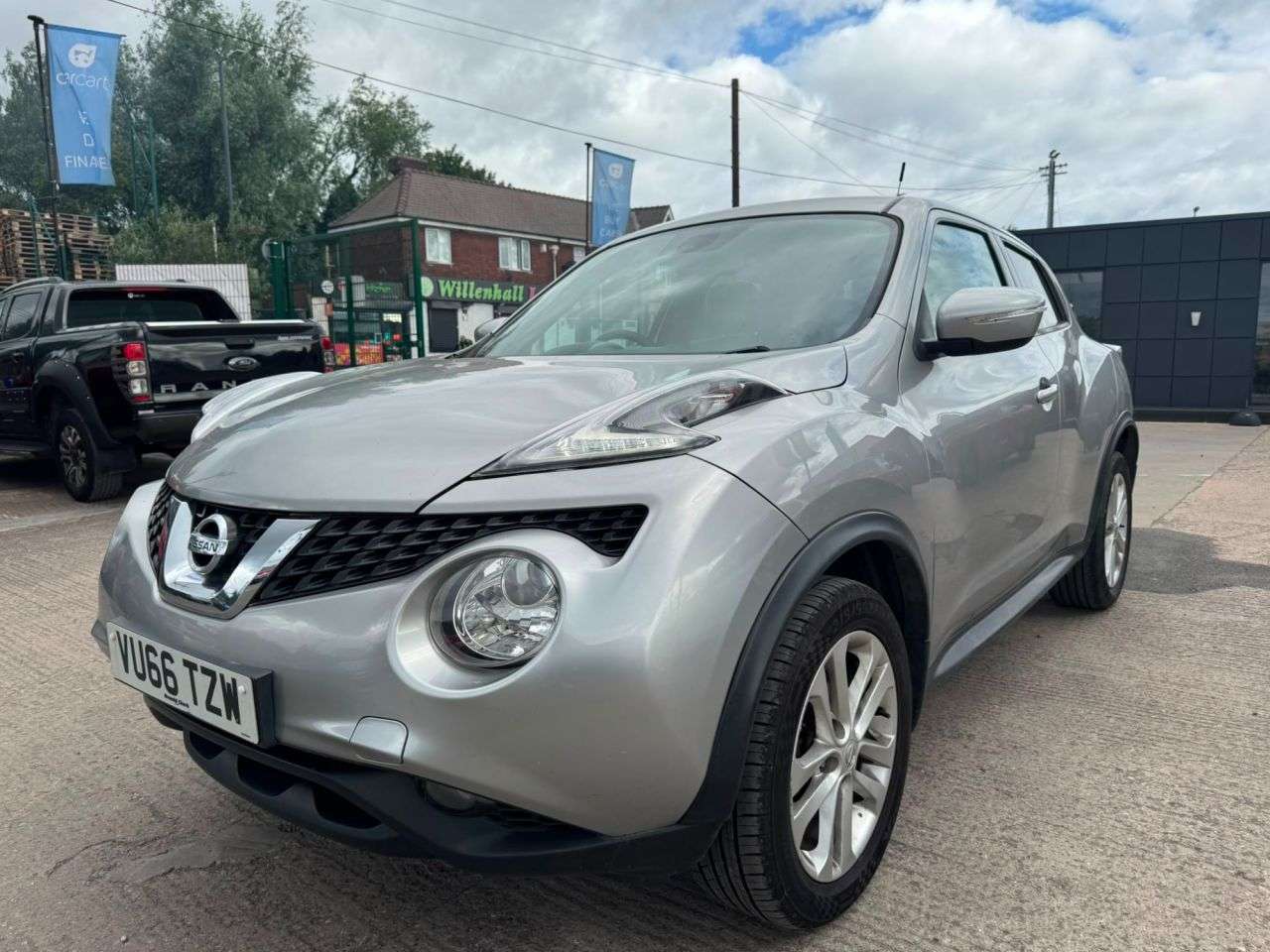 A 2016 NISSAN JUKE 1.5 dCi N-Connecta SUV 5dr Diesel Manual Euro 6 (s/s) (110 ps) (Rates start A 2016 NISSAN JUKE 1.5 dCi N-Connecta SUV 5dr Diesel Manual Euro 6 (s/s) (110 ps) (Rates start