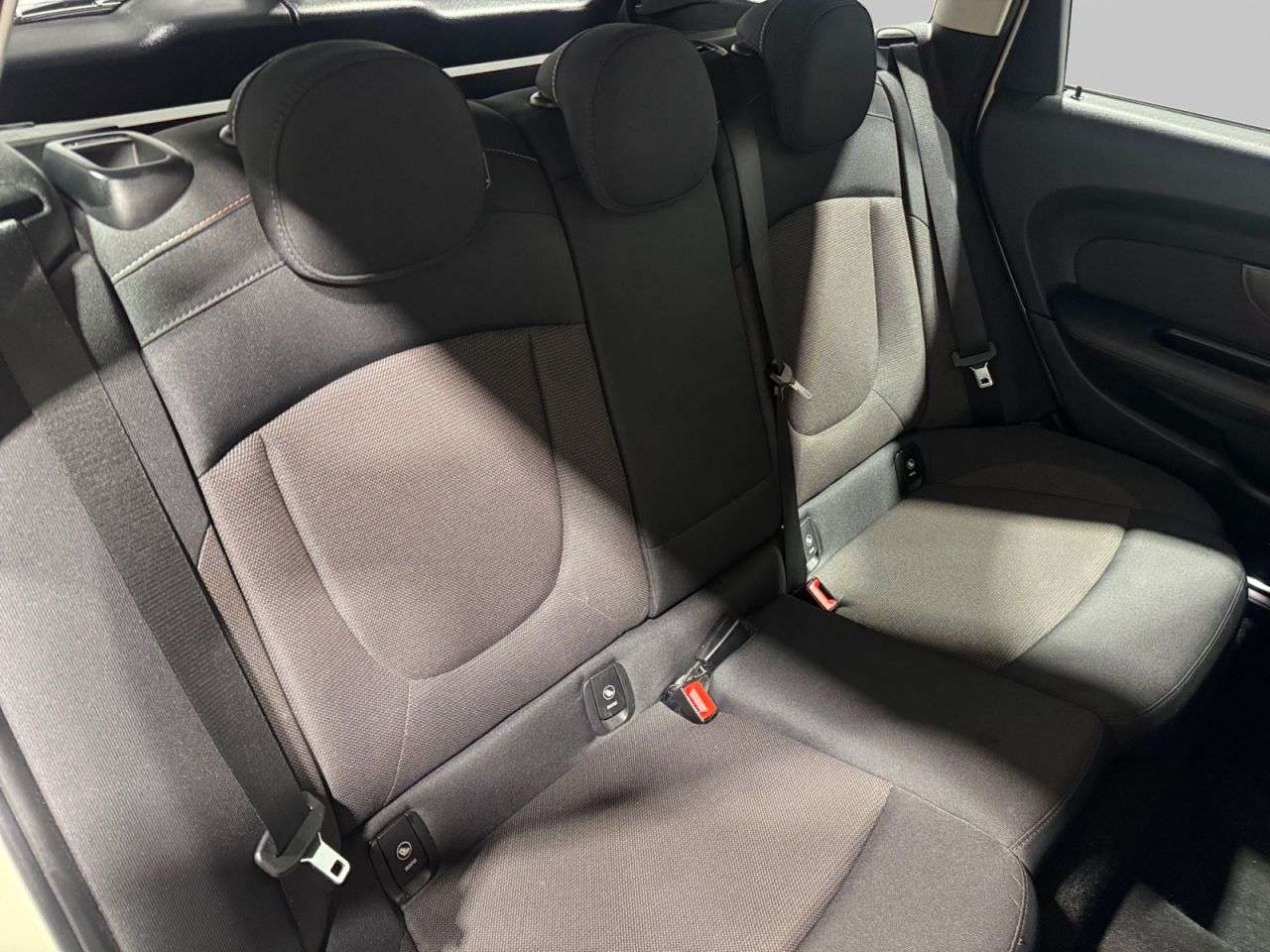 2017 MINI CLUBMAN 2017 MINI CLUBMAN