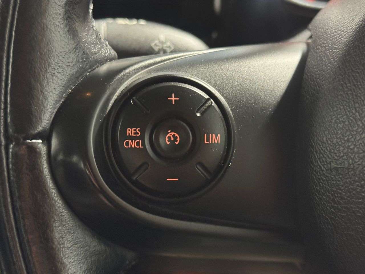 2017 MINI CLUBMAN 2017 MINI CLUBMAN