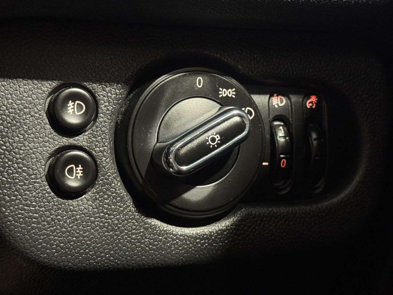 2017 MINI CLUBMAN 2017 MINI CLUBMAN