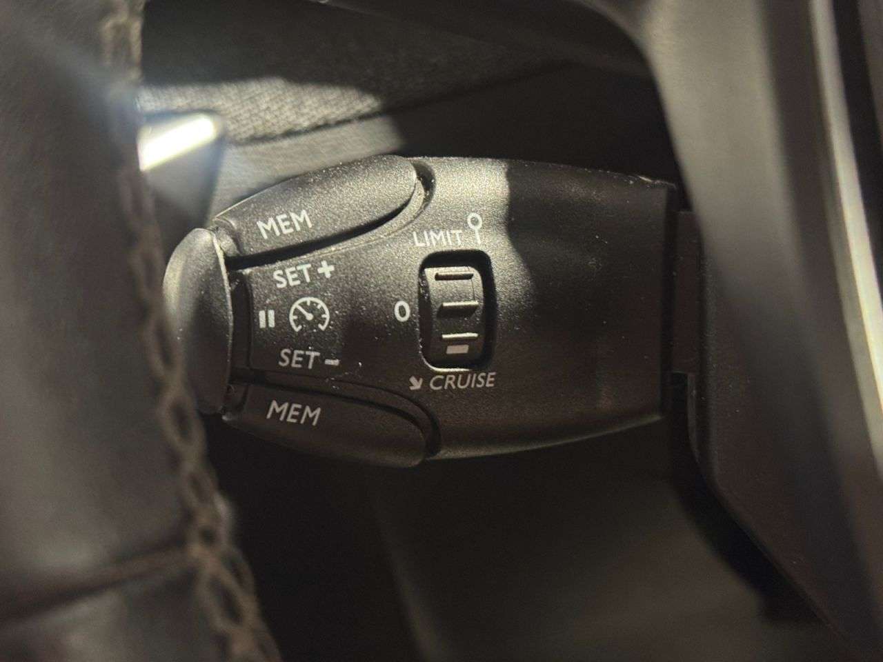2017 PEUGEOT 3008 2017 PEUGEOT 3008
