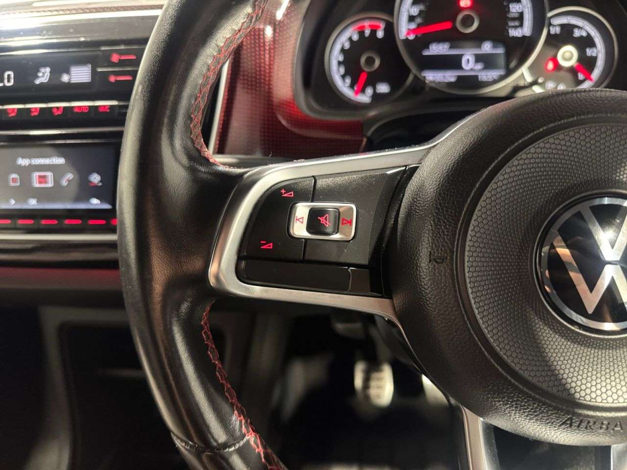 2020 VOLKSWAGEN UP! 2020 VOLKSWAGEN UP!