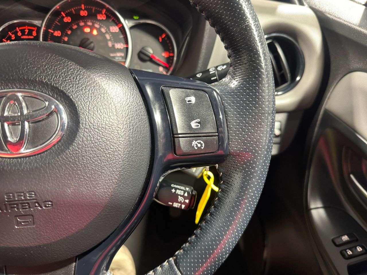 2016 TOYOTA YARIS 2016 TOYOTA YARIS