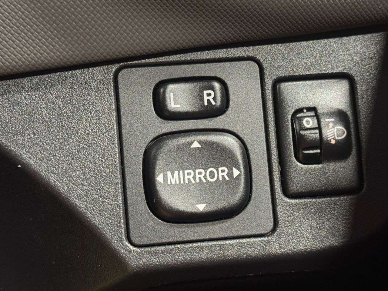 2016 TOYOTA YARIS 2016 TOYOTA YARIS