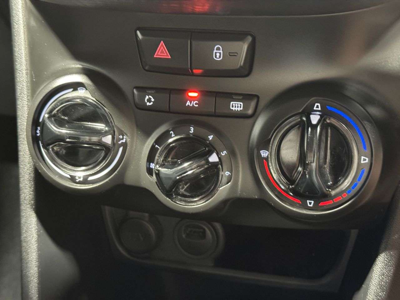 2018 PEUGEOT 208 2018 PEUGEOT 208