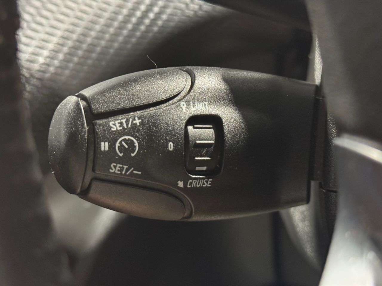 2018 PEUGEOT 208 2018 PEUGEOT 208