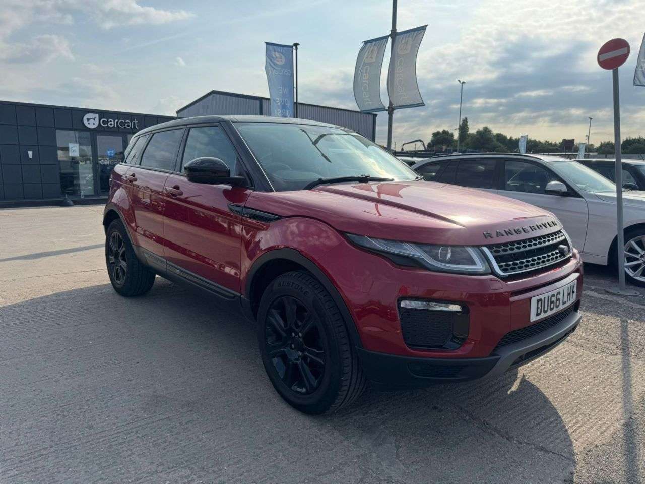 A 2016 LAND ROVER RANGE ROVER EVOQUE 2.0 eD4 SE Tech SUV 5dr Diesel Manual FWD Euro 6 (s/s) (150 ps) (Rates star A 2016 LAND ROVER RANGE ROVER EVOQUE 2.0 eD4 SE Tech SUV 5dr Diesel Manual FWD Euro 6 (s/s) (150 ps) (Rates star