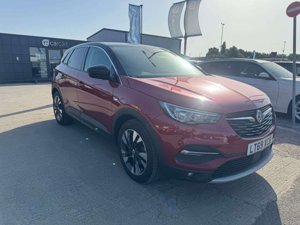 A 2020 VAUXHALL GRANDLAND X 2.0 Turbo D SRi Nav SUV 5dr Diesel Auto Euro 6 (s/s) (177 ps) (Rates starti A 2020 VAUXHALL GRANDLAND X 2.0 Turbo D SRi Nav SUV 5dr Diesel Auto Euro 6 (s/s) (177 ps) (Rates starti