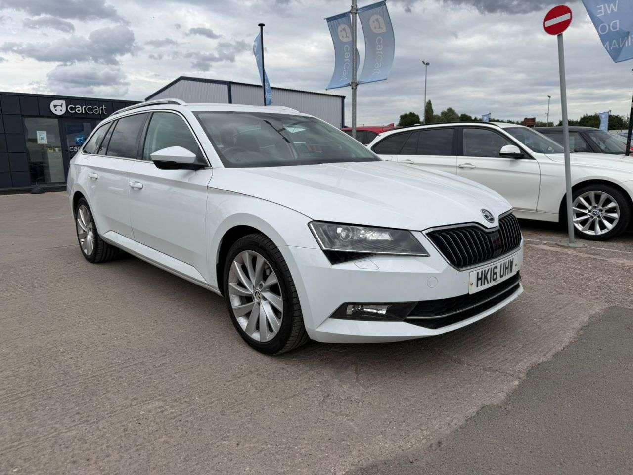 A 2016 SKODA SUPERB 1.4 TSI ACT SE L Executive Estate 5dr Petrol DSG Euro 6 (s/s) (150 ps) (Rat A 2016 SKODA SUPERB 1.4 TSI ACT SE L Executive Estate 5dr Petrol DSG Euro 6 (s/s) (150 ps) (Rat