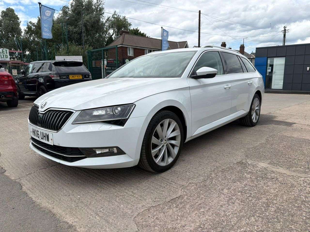 A 2016 SKODA SUPERB 1.4 TSI ACT SE L Executive Estate 5dr Petrol DSG Euro 6 (s/s) (150 ps) (Rat A 2016 SKODA SUPERB 1.4 TSI ACT SE L Executive Estate 5dr Petrol DSG Euro 6 (s/s) (150 ps) (Rat