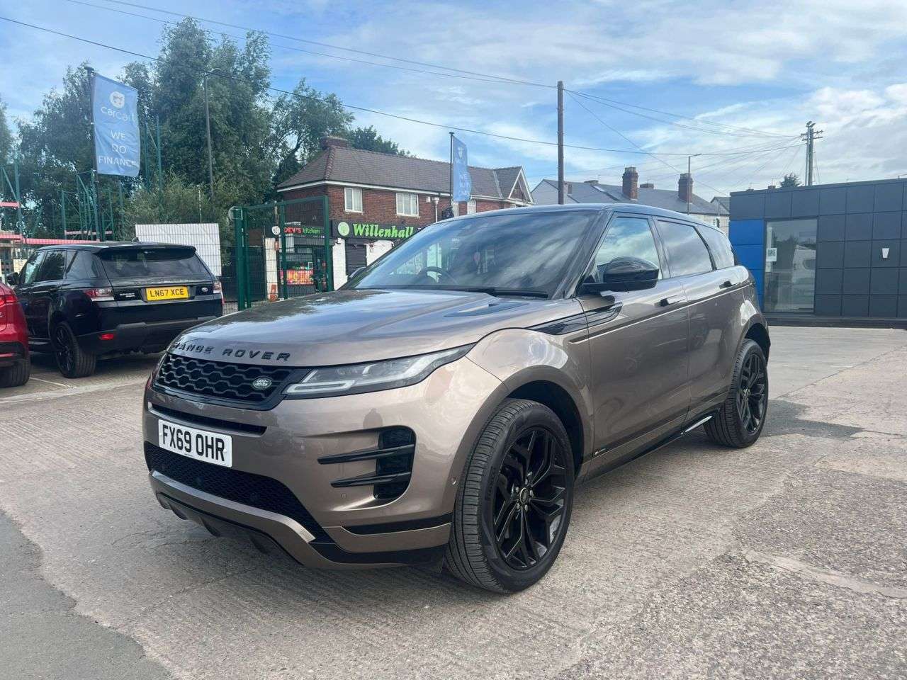 A 2019 LAND ROVER RANGE ROVER EVOQUE 2.0 D180 R-Dynamic SE SUV 5dr Diesel Auto 4WD Euro 6 (s/s) (180 ps) (Rates A 2019 LAND ROVER RANGE ROVER EVOQUE 2.0 D180 R-Dynamic SE SUV 5dr Diesel Auto 4WD Euro 6 (s/s) (180 ps) (Rates