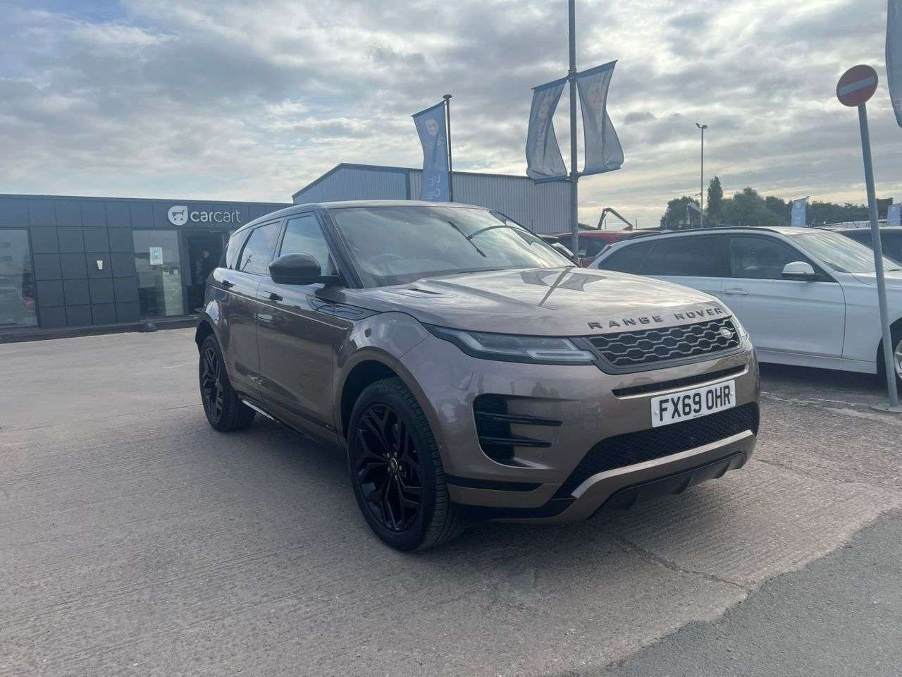 A 2019 LAND ROVER RANGE ROVER EVOQUE 2.0 D180 R-Dynamic SE SUV 5dr Diesel Auto 4WD Euro 6 (s/s) (180 ps) (Rates A 2019 LAND ROVER RANGE ROVER EVOQUE 2.0 D180 R-Dynamic SE SUV 5dr Diesel Auto 4WD Euro 6 (s/s) (180 ps) (Rates