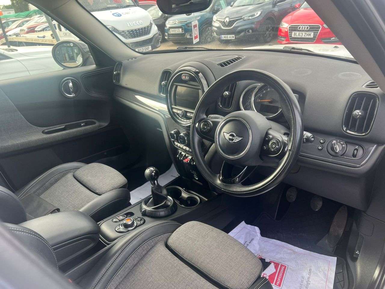 2017 MINI COUNTRYMAN 2017 MINI COUNTRYMAN