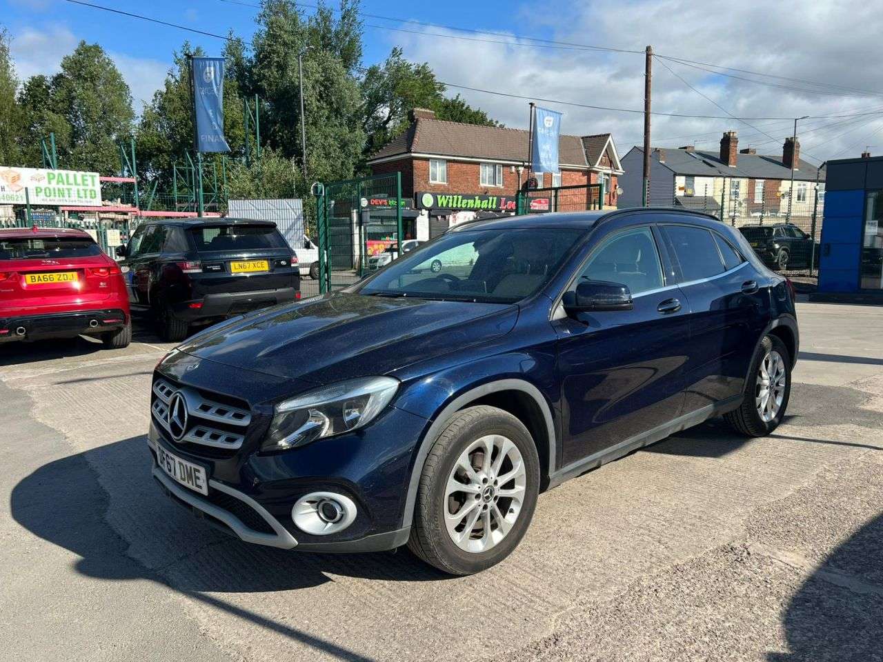 A 2017 MERCEDES-BENZ GLA 2.1 GLA200d SE SUV 5dr Diesel Manual Euro 6 (s/s) (136 ps) (Rates starting A 2017 MERCEDES-BENZ GLA 2.1 GLA200d SE SUV 5dr Diesel Manual Euro 6 (s/s) (136 ps) (Rates starting