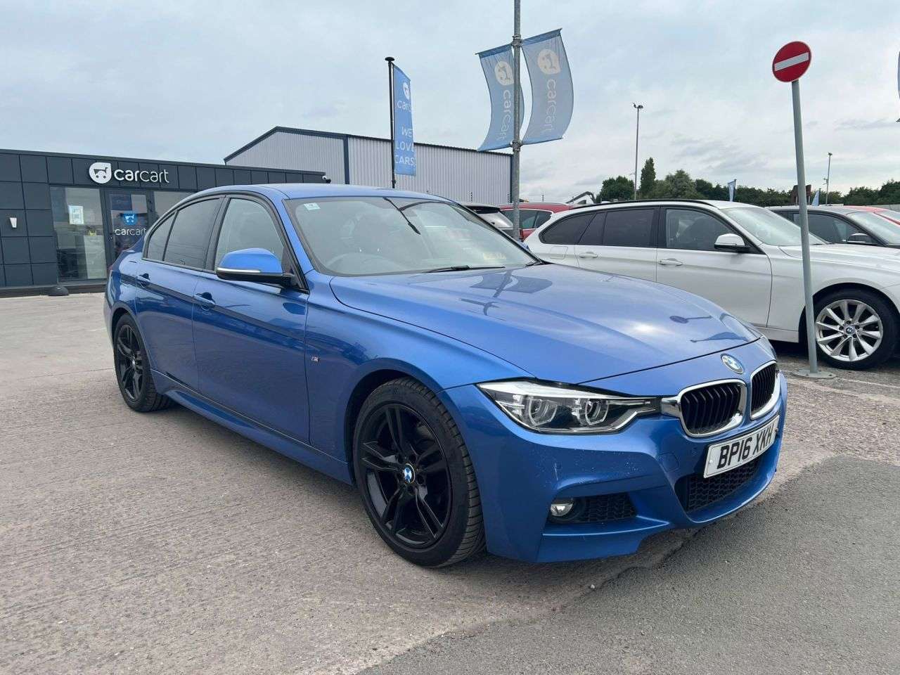 A 2016 BMW 3 SERIES 2.0 330i M Sport Saloon 4dr Petrol Auto Euro 6 (s/s) (252 ps) (Rates starti A 2016 BMW 3 SERIES 2.0 330i M Sport Saloon 4dr Petrol Auto Euro 6 (s/s) (252 ps) (Rates starti