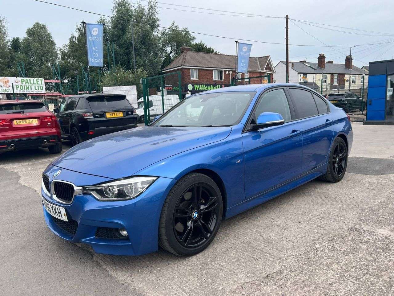 A 2016 BMW 3 SERIES 2.0 330i M Sport Saloon 4dr Petrol Auto Euro 6 (s/s) (252 ps) (Rates starti A 2016 BMW 3 SERIES 2.0 330i M Sport Saloon 4dr Petrol Auto Euro 6 (s/s) (252 ps) (Rates starti