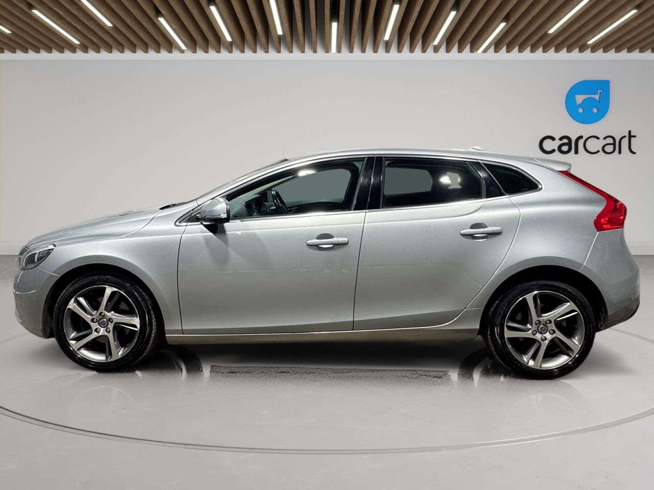 A 2016 VOLVO V40 2.0 T2 SE Nav Hatchback 5dr Petrol Manual Euro 6 (s/s) (122 ps) (Rates star A 2016 VOLVO V40 2.0 T2 SE Nav Hatchback 5dr Petrol Manual Euro 6 (s/s) (122 ps) (Rates star