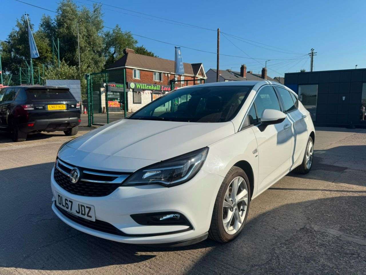A 2018 VAUXHALL ASTRA 1.0i Turbo ecoTEC SRi Hatchback 5dr Petrol Manual Euro 6 (s/s) (105 ps) (Ra A 2018 VAUXHALL ASTRA 1.0i Turbo ecoTEC SRi Hatchback 5dr Petrol Manual Euro 6 (s/s) (105 ps) (Ra