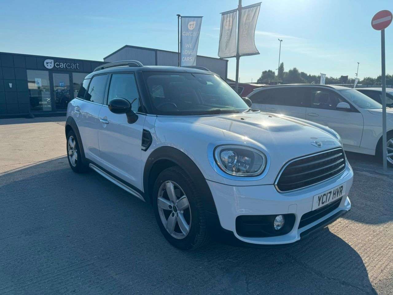 A 2017 MINI COUNTRYMAN 2.0 Cooper D SUV 5dr Diesel Auto Euro 6 (s/s) (150 ps) (Rates starting as l A 2017 MINI COUNTRYMAN 2.0 Cooper D SUV 5dr Diesel Auto Euro 6 (s/s) (150 ps) (Rates starting as l