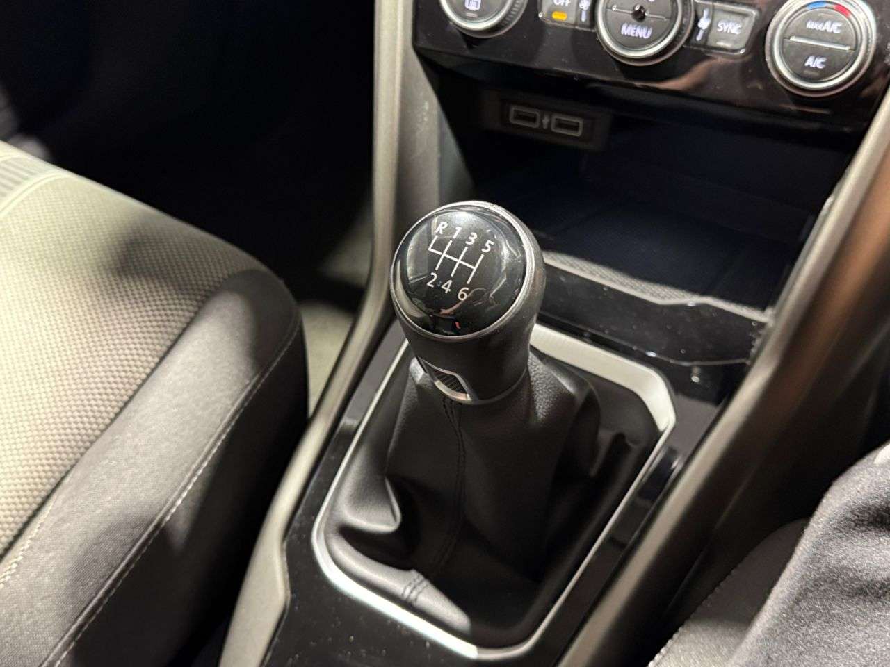2020 VOLKSWAGEN T-ROC 2020 VOLKSWAGEN T-ROC