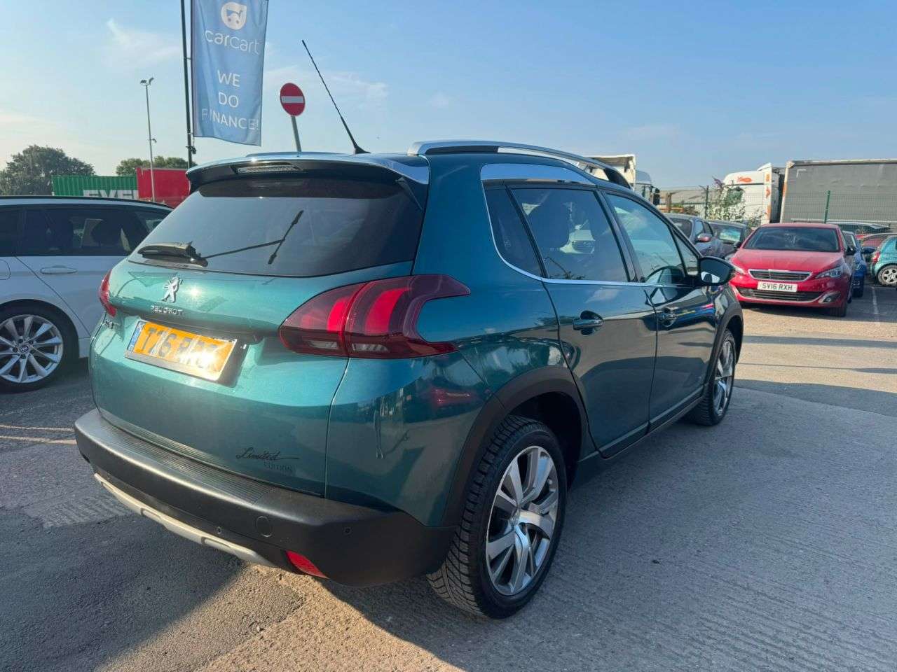 2017 PEUGEOT 2008 2017 PEUGEOT 2008