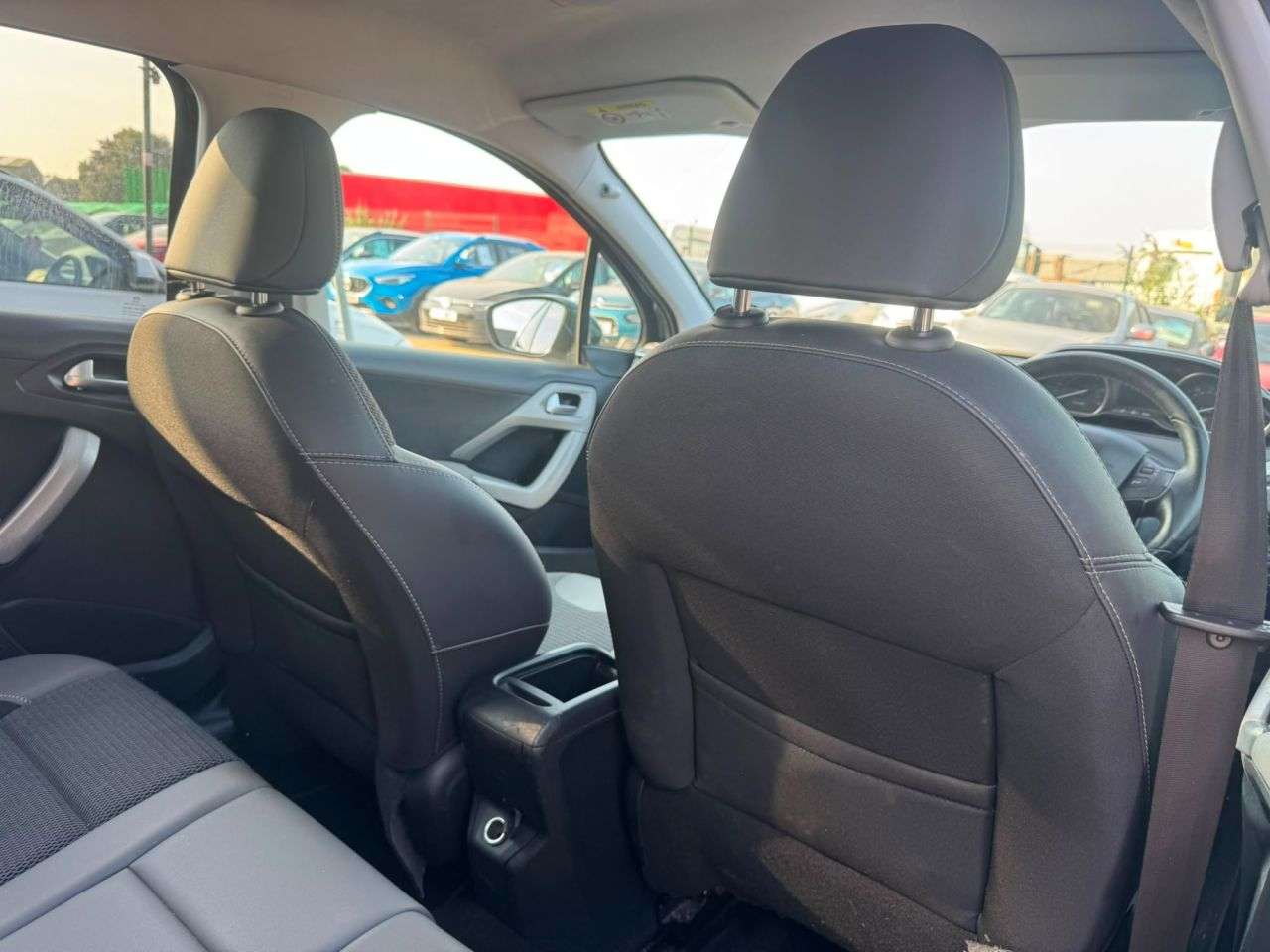 2017 PEUGEOT 2008 2017 PEUGEOT 2008