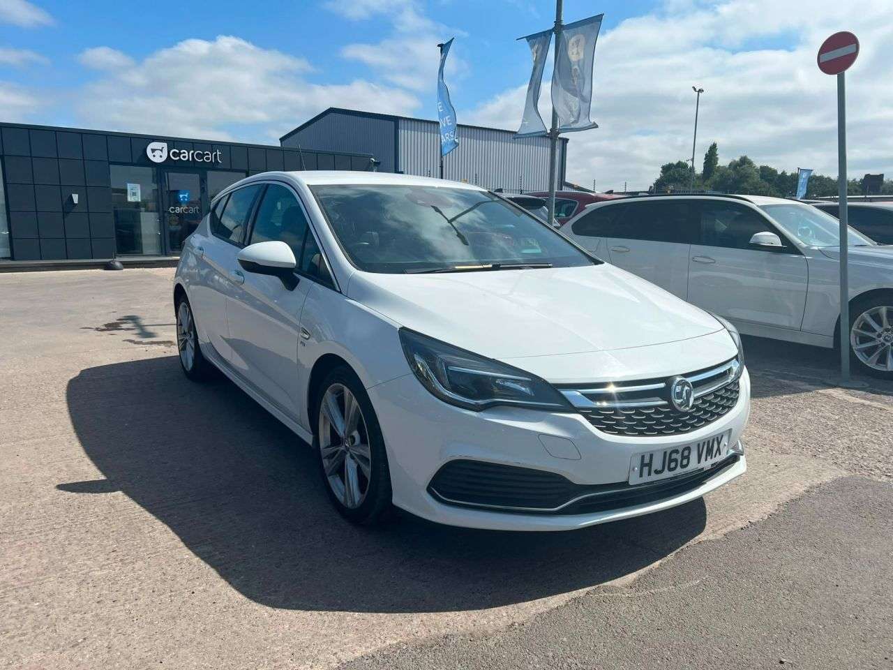 A 2018 VAUXHALL ASTRA SRI VX-LINE A 2018 VAUXHALL ASTRA SRI VX-LINE
