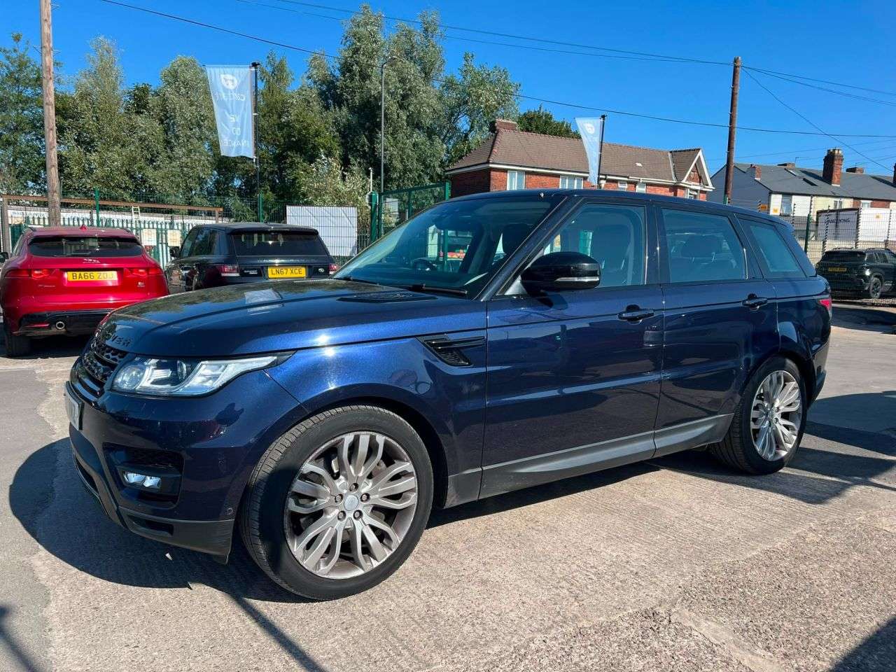 A 2017 LAND ROVER RANGE ROVER SPORT 3.0 SD V6 HSE Dynamic SUV 5dr Diesel Auto 4WD Euro 6 (s/s) (306 ps) (Rates A 2017 LAND ROVER RANGE ROVER SPORT 3.0 SD V6 HSE Dynamic SUV 5dr Diesel Auto 4WD Euro 6 (s/s) (306 ps) (Rates