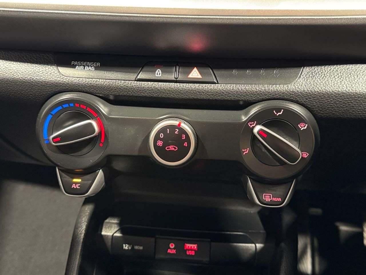 2018 KIA STONIC 2018 KIA STONIC