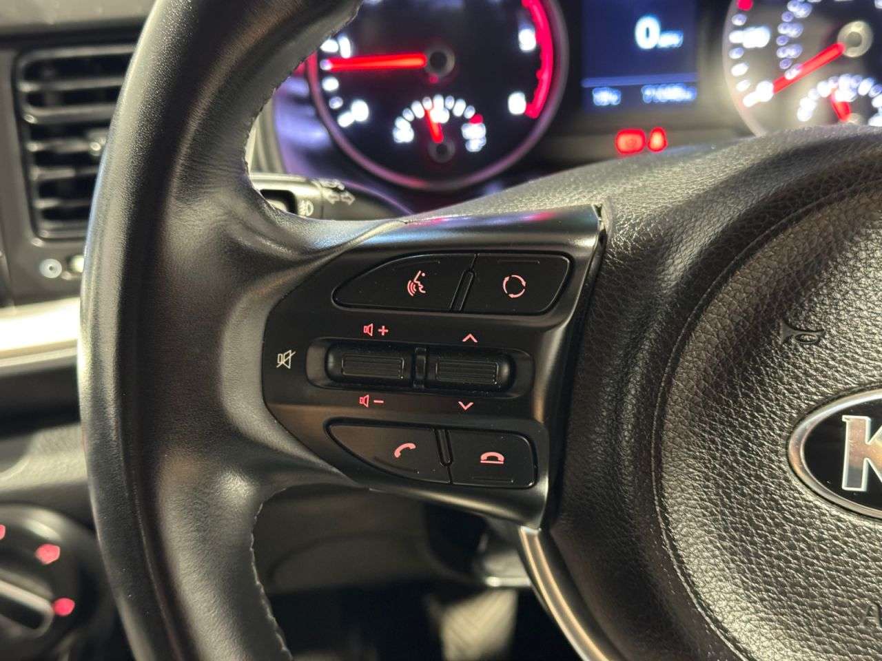 2018 KIA STONIC 2018 KIA STONIC